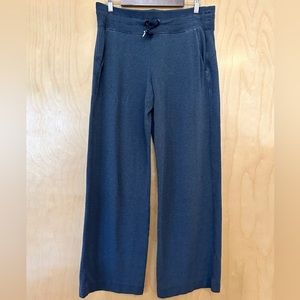 Athleta Wide Leg Navy Balance Printed Pants - Size L
